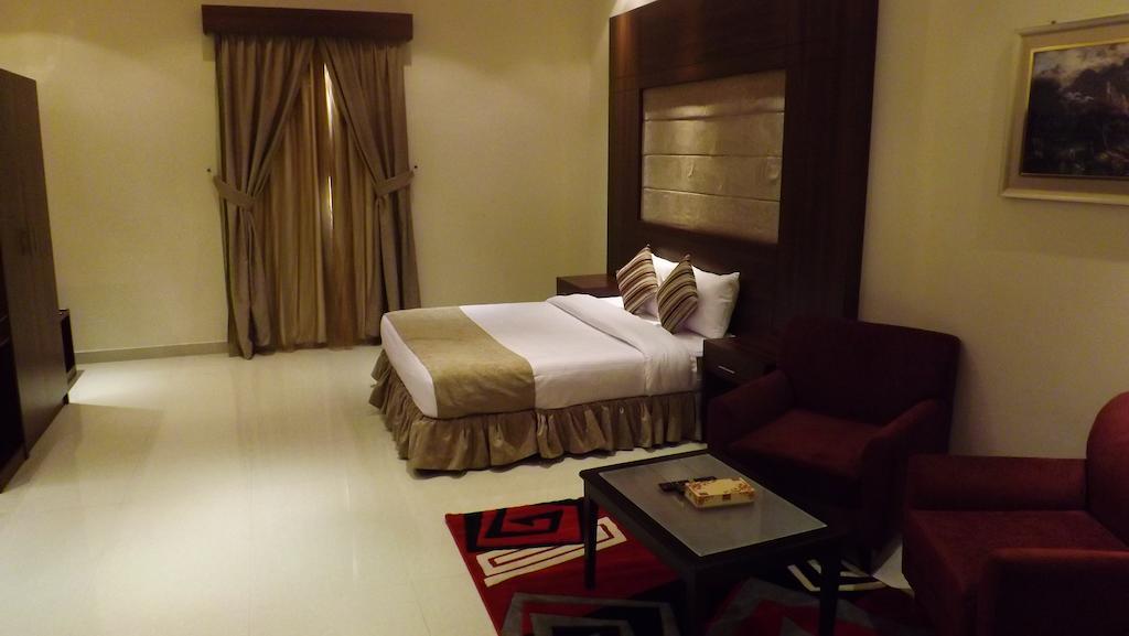 Baron Palace - Almasif Hotel Apartments Riaad Kamer foto