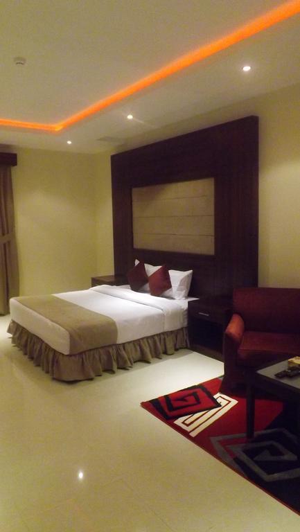 Baron Palace - Almasif Hotel Apartments Riaad Kamer foto
