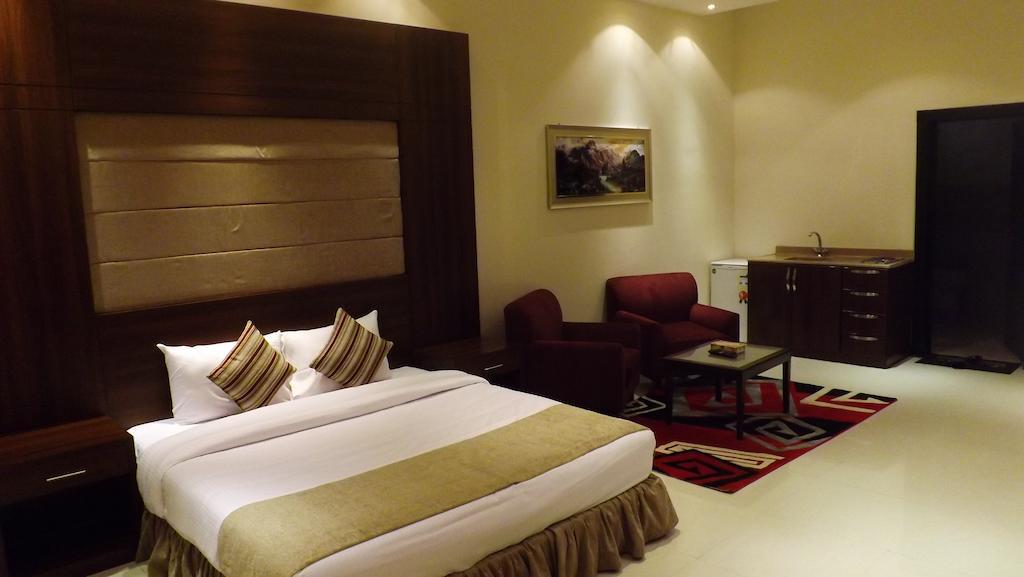 Baron Palace - Almasif Hotel Apartments Riaad Kamer foto