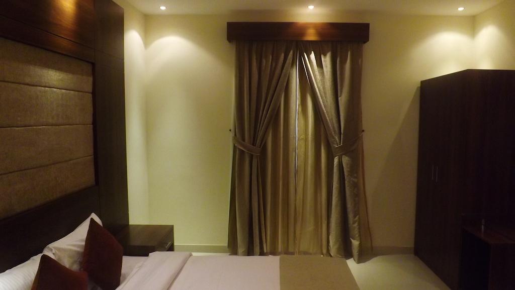 Baron Palace - Almasif Hotel Apartments Riaad Kamer foto