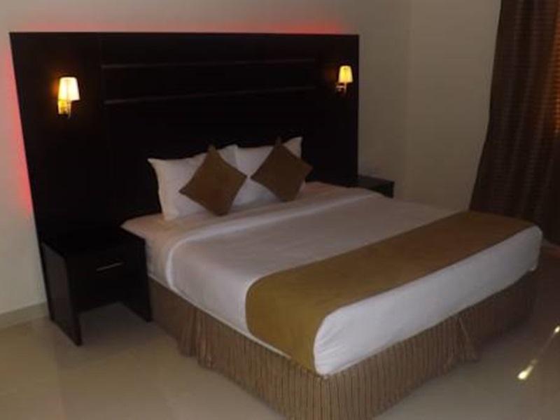 Baron Palace - Almasif Hotel Apartments Riaad Buitenkant foto