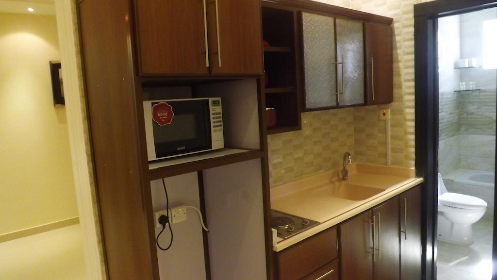 Baron Palace - Almasif Hotel Apartments Riaad Buitenkant foto