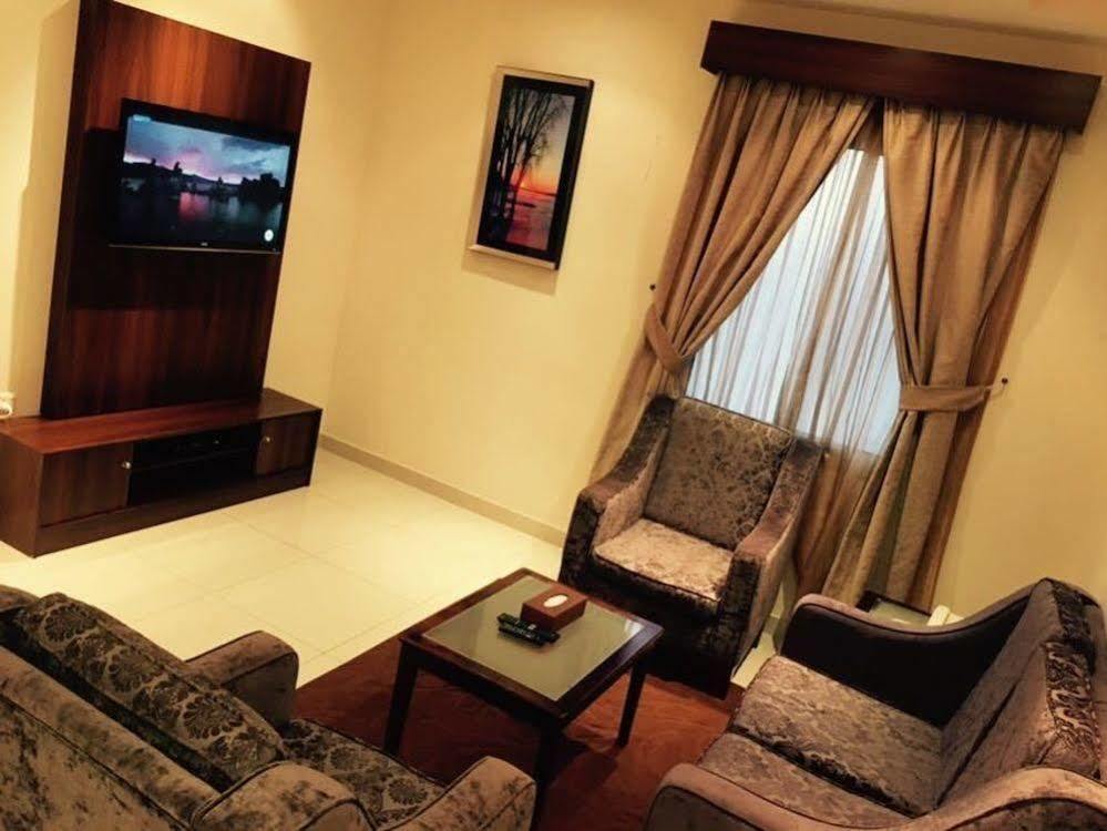 Baron Palace - Almasif Hotel Apartments Riaad Buitenkant foto