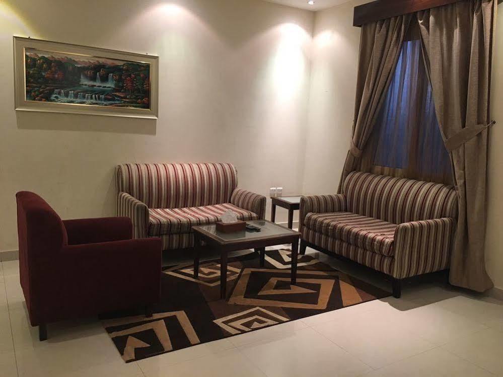 Baron Palace - Almasif Hotel Apartments Riaad Buitenkant foto