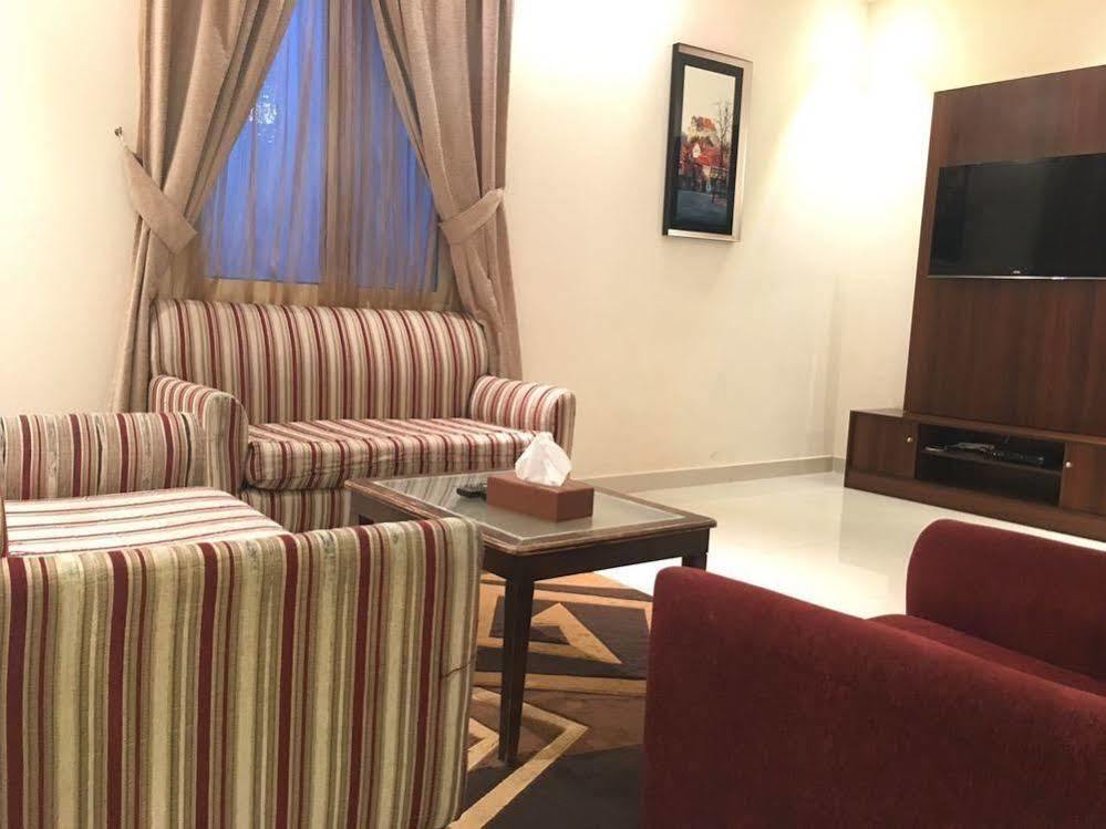 Baron Palace - Almasif Hotel Apartments Riaad Buitenkant foto